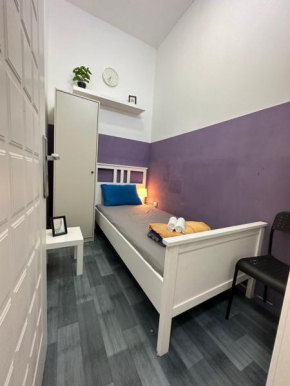 Calm Partition Room Near Mashreq Metro